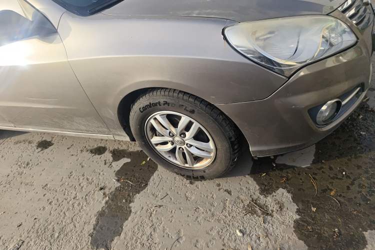 Used Hyundai Celesta 2011 1.6L Automatic Luxury Version Right Front Wheel Hub