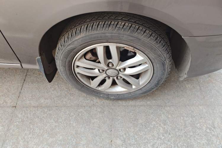 Used Hyundai Celesta 2011 1.6L Manual Comfort Edition Right Front Wheel Hub