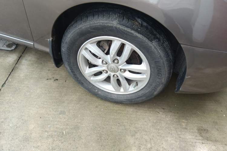 Used Hyundai Celesta 2011 1.6L Manual Luxury Model Right Front Wheel Hub