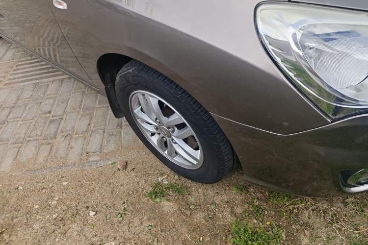 Used Hyundai Celesta 2011 1.6L Manual Comfort Edition Right Front Wheel Hub
