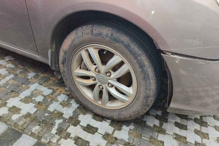Used Hyundai Celesta 2011 1.6L Manual Comfort Edition Right Front Wheel Hub