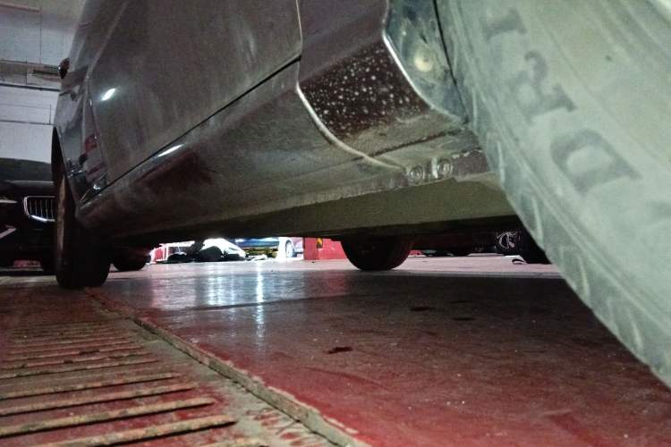Used Hyundai Celesta 2011 1.6L Automatic Comfort Edition Right Side Sill
