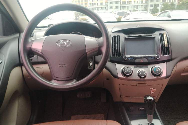 Used Hyundai Celesta 2011 1.6L Automatic Comfort Edition Steering Wheel