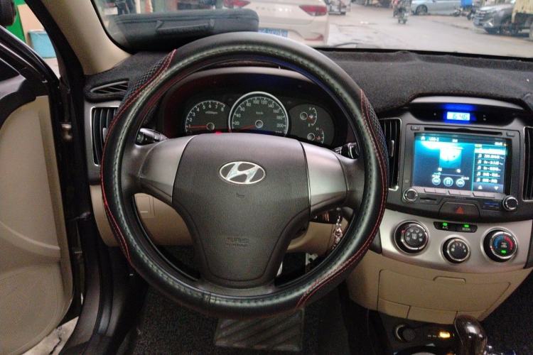 Used Hyundai Celesta 2011 1.6L Automatic Comfort Edition Steering Wheel
