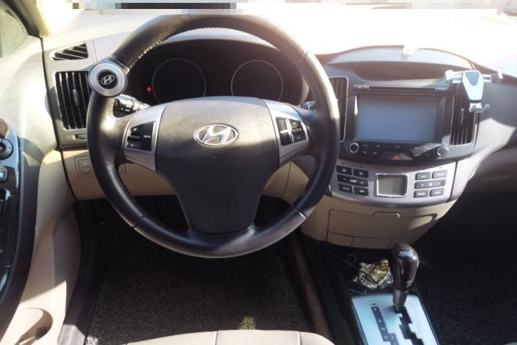 Used Hyundai Celesta 2011 1.6L Automatic Luxury Version Steering Wheel