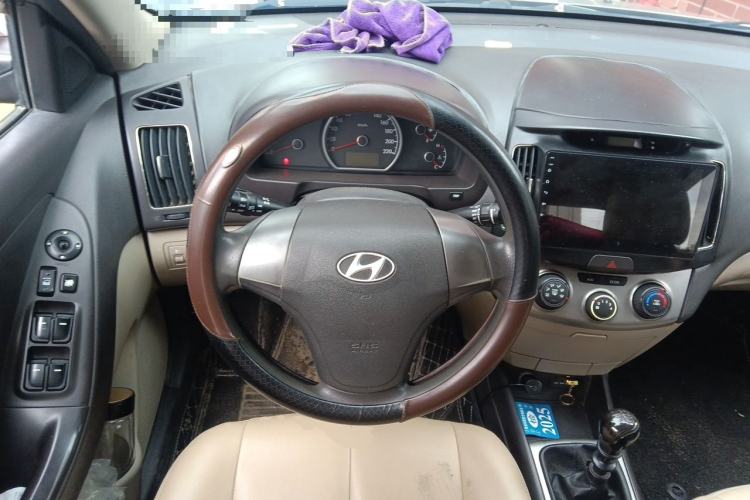 Used Hyundai Celesta 2011 1.6L Manual Luxury Model Steering Wheel