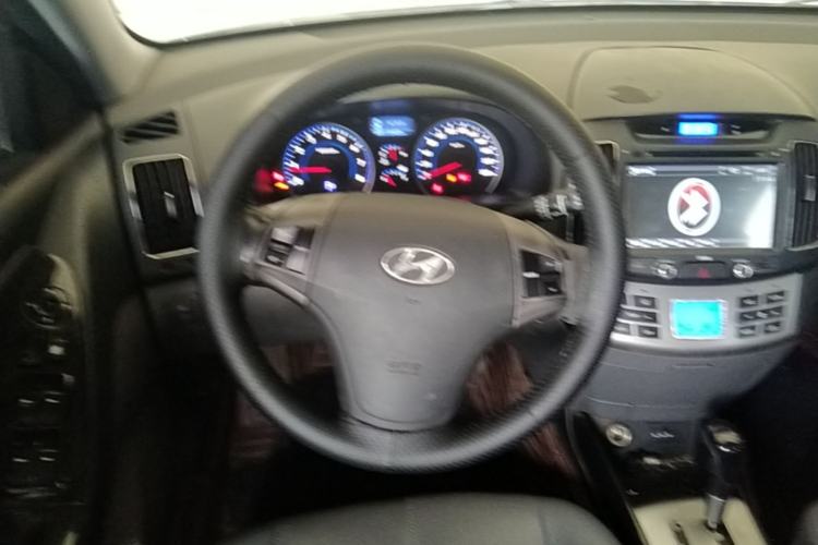 Used Hyundai Celesta 2011 1.6L Automatic Luxury Version Steering Wheel