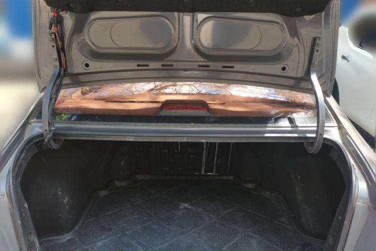 Used Hyundai Celesta 2011 1.6L Automatic Comfort Edition Trunk