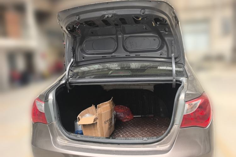 Used Hyundai Celesta 2011 1.6L Manual Comfort Edition Trunk