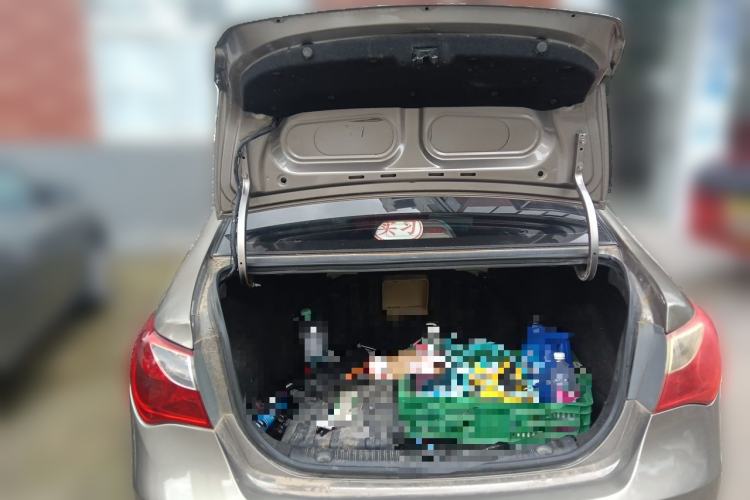 Used Hyundai Celesta 2011 1.6L Manual Luxury Model Trunk