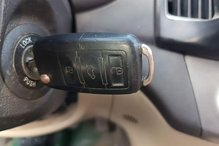 Used Hyundai Celesta 2011 1.6L Manual Comfort Edition Vehicle Key