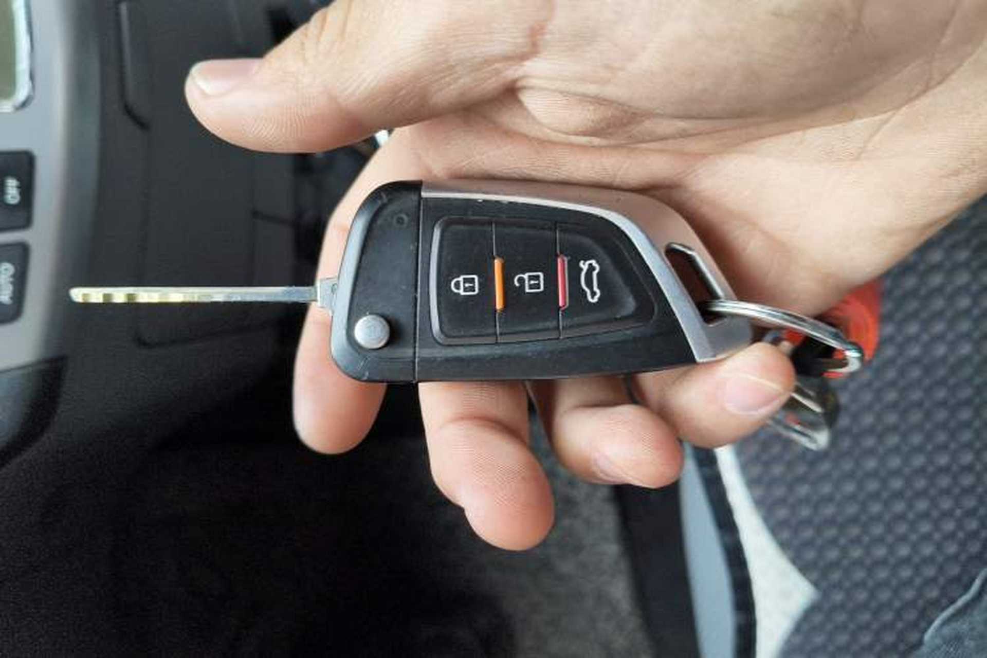 Used Hyundai Celesta 2011 1.6L Automatic Luxury Version Vehicle Key