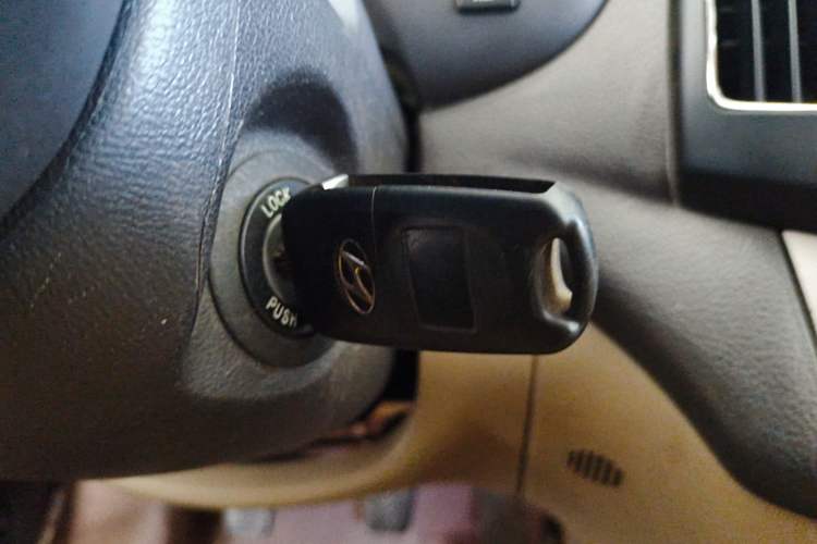 Used Hyundai Celesta 2011 1.6L Manual Comfort Edition Vehicle Key