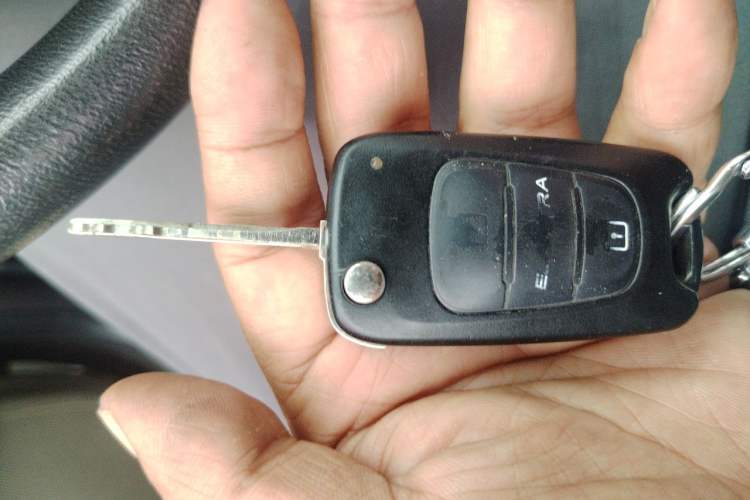 Used Hyundai Celesta 2011 1.6L Automatic Comfort Edition Vehicle Key