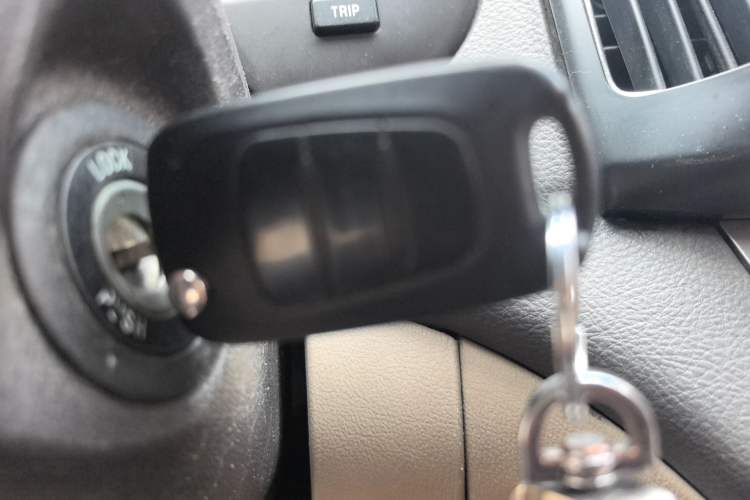 Used Hyundai Celesta 2011 1.6L Manual Comfort Edition Vehicle Key