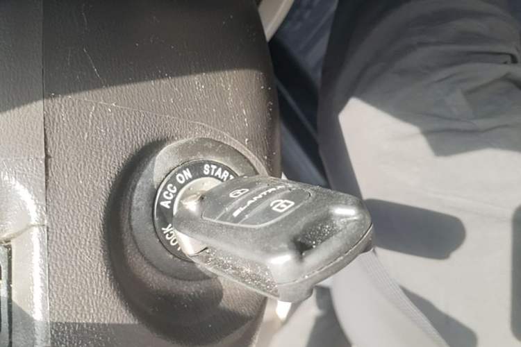Used Hyundai Celesta 2011 1.6L Manual Comfort Edition Vehicle Key