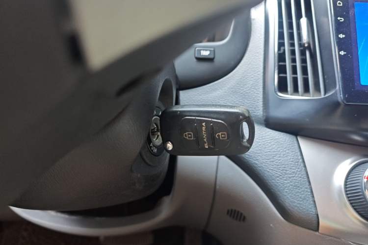 Used Hyundai Celesta 2011 1.6L Automatic Comfort Edition Vehicle Key