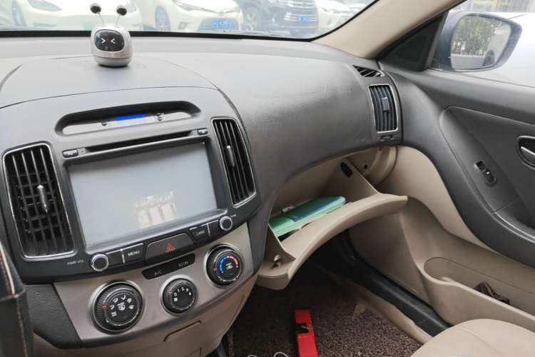 Used Hyundai Celesta 2015 1.6L Manual Comfort Model Audio And AC Panel