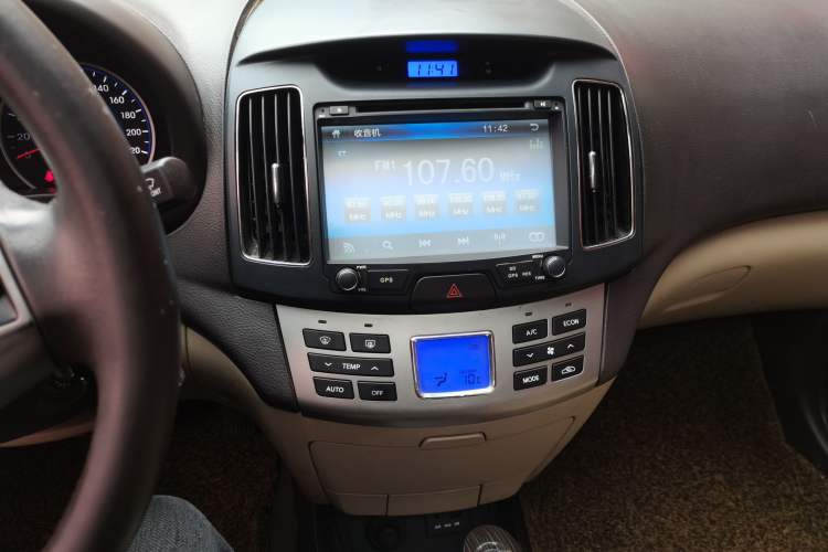 Used Hyundai Celesta 2015 1.6L Automatic Luxury Model Audio And AC Panel