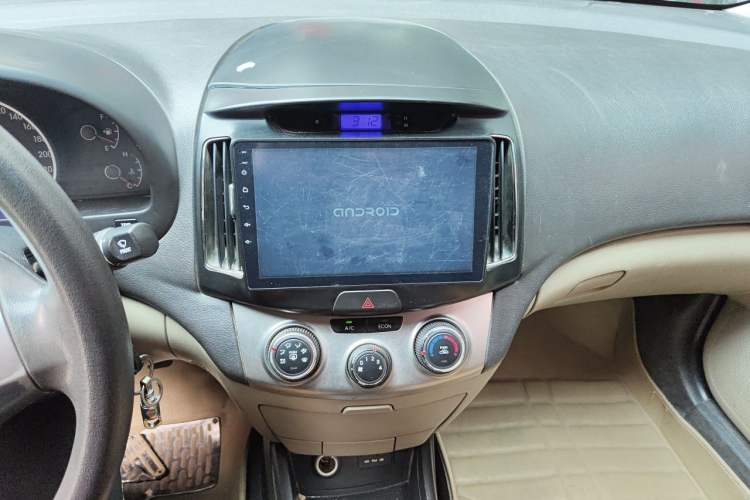 Used Hyundai Celesta 2015 1.6L Manual Comfort Model Audio And AC Panel