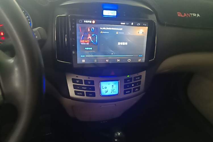 Used Hyundai Celesta 2015 1.6L Automatic Luxury Model Audio And AC Panel