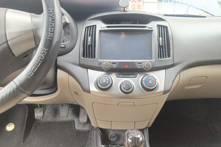 Used Hyundai Celesta 2015 1.6L Manual Comfort Model Audio And AC Panel