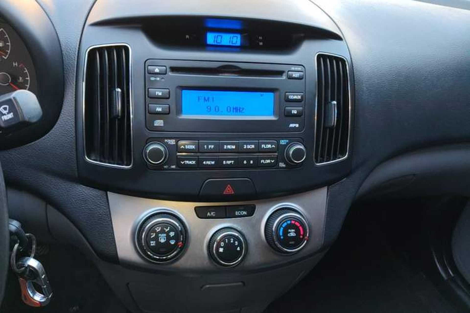 Used Hyundai Celesta 2015 1.6L Manual Comfort Model Audio And AC Panel