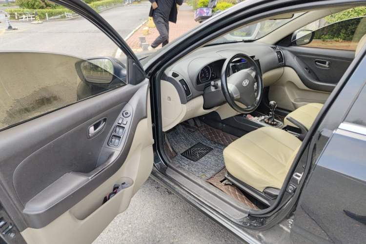 Used Hyundai Celesta 2015 1.6L Manual Comfort Model Driver Seat