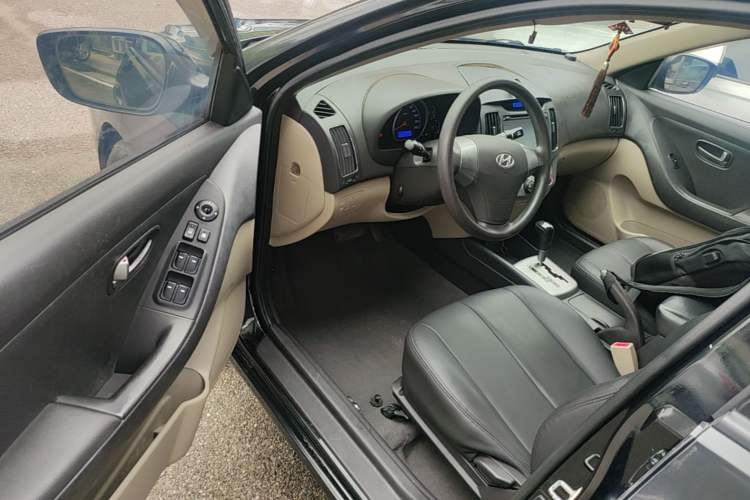 Used Hyundai Celesta 2015 1.6L Automatic Comfort Model Driver Seat