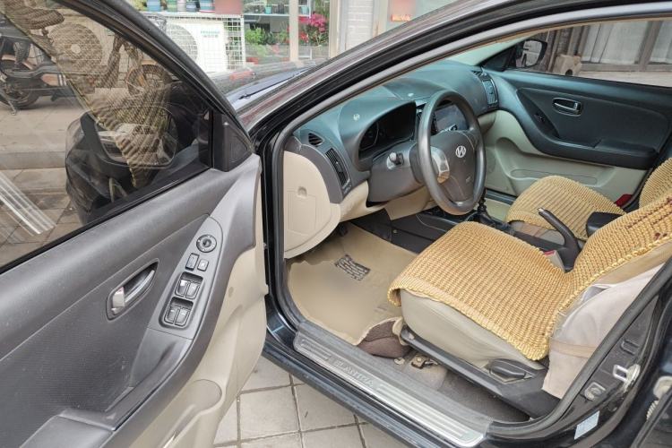 Used Hyundai Celesta 2015 1.6L Manual Comfort Model Driver Seat