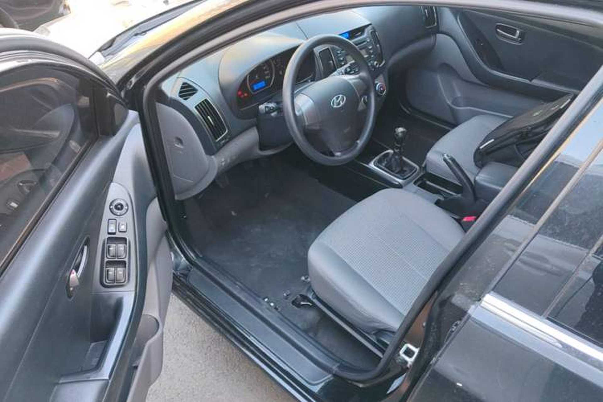 Used Hyundai Celesta 2015 1.6L Manual Comfort Model Driver Seat