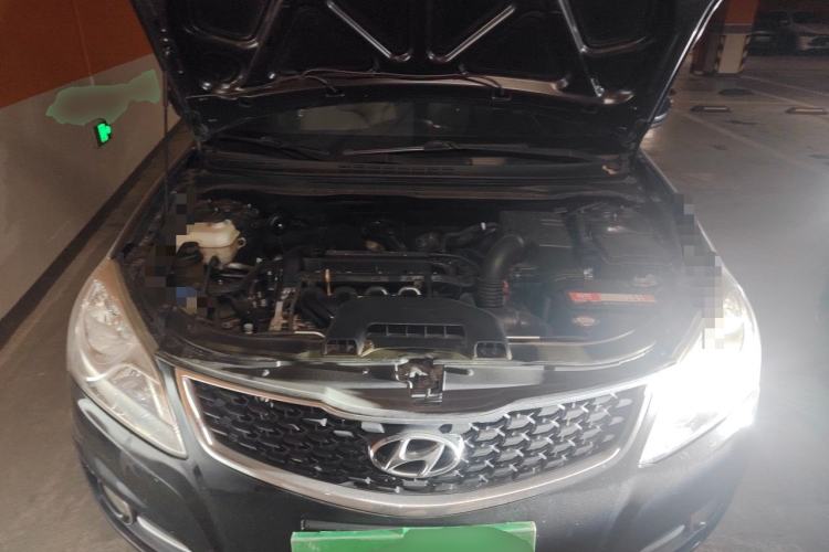 Used Hyundai Celesta 2015 1.6L Automatic Comfort Model Engine Bay