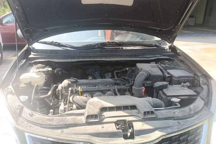 Used Hyundai Celesta 2015 1.6L Automatic Comfort Model Engine Bay