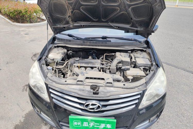 Used Hyundai Celesta 2015 1.6L Manual Comfort Model Engine Bay