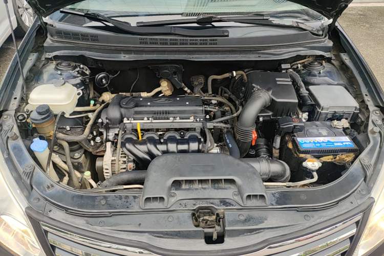 Used Hyundai Celesta 2015 1.6L Automatic Comfort Model Engine Bay