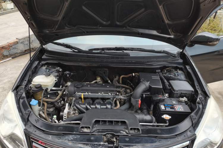 Used Hyundai Celesta 2015 1.6L Automatic Luxury Model Engine Bay