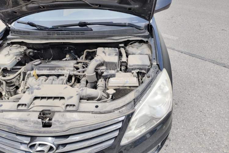 Used Hyundai Celesta 2015 1.6L Manual Comfort Model Engine Bay Left