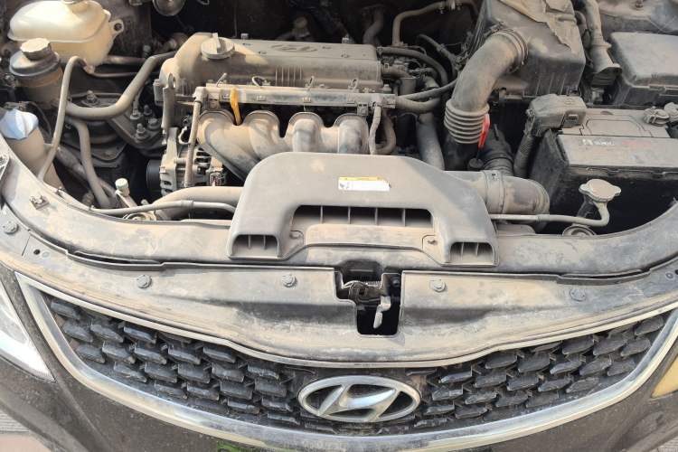Used Hyundai Celesta 2015 1.6L Automatic Comfort Model Engine Bay