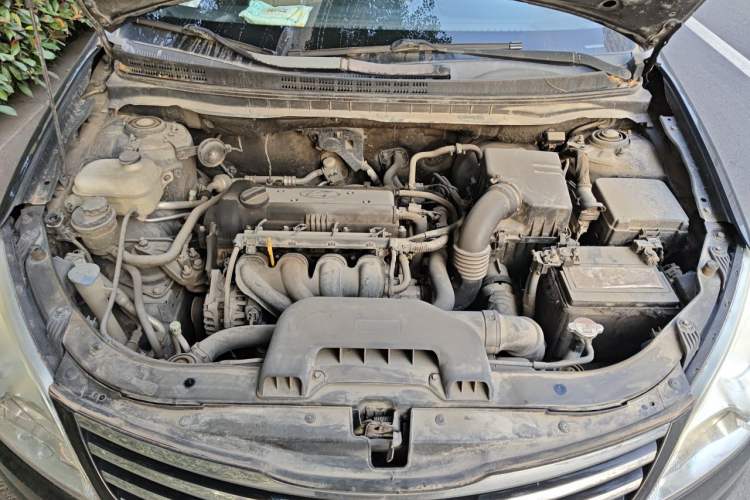 Used Hyundai Celesta 2015 1.6L Manual Comfort Model Engine Bay