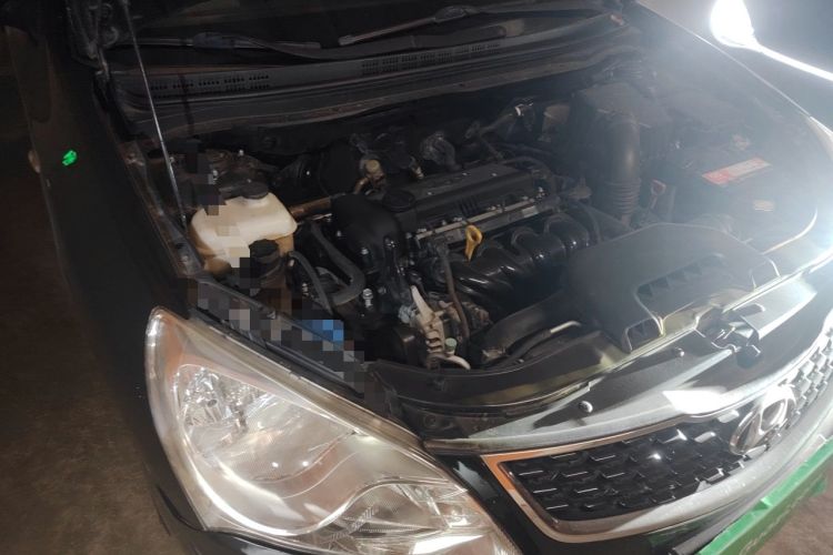 Used Hyundai Celesta 2015 1.6L Automatic Comfort Model Engine Bay Right