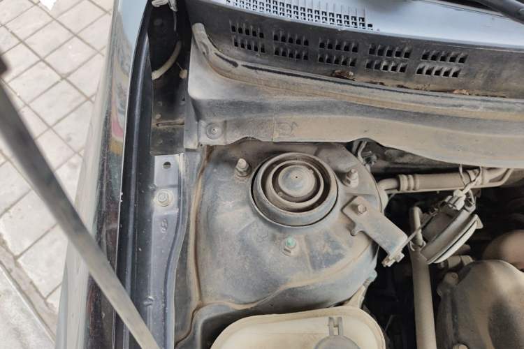 Used Hyundai Celesta 2015 1.6L Manual Comfort Model Engine Bay Right