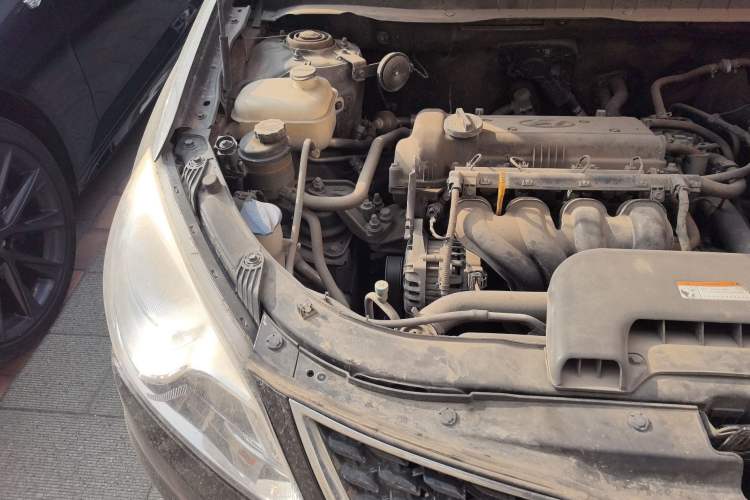 Used Hyundai Celesta 2015 1.6L Automatic Comfort Model Engine Bay Right