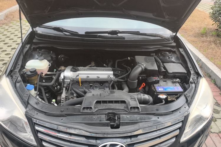 Used Hyundai Celesta 2015 1.6L Automatic Luxury Model Engine Bay