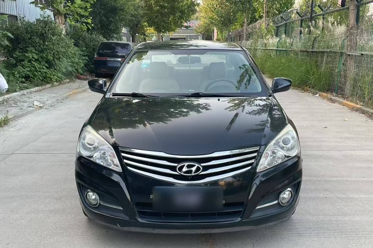 Used Hyundai Celesta 2015 1.6L Manual Comfort Model Exterior 1