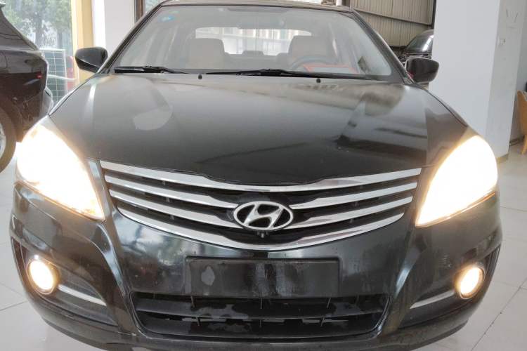 Used Hyundai Celesta 2015 1.6L Manual Comfort Model Exterior 1