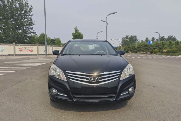 Used Hyundai Celesta 2015 1.6L Manual Comfort Model Exterior 1