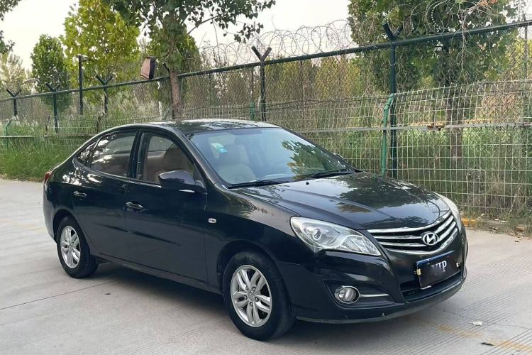Used Hyundai Celesta 2015 1.6L Manual Comfort Model Exterior 2