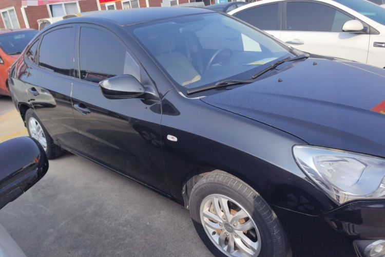 Used Hyundai Celesta 2015 1.6L Manual Comfort Model Exterior 2