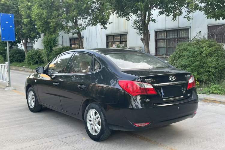 Used Hyundai Celesta 2015 1.6L Manual Comfort Model Exterior 3