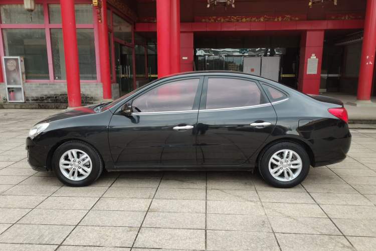 Used Hyundai Celesta 2015 1.6L Automatic Luxury Model Exterior 3